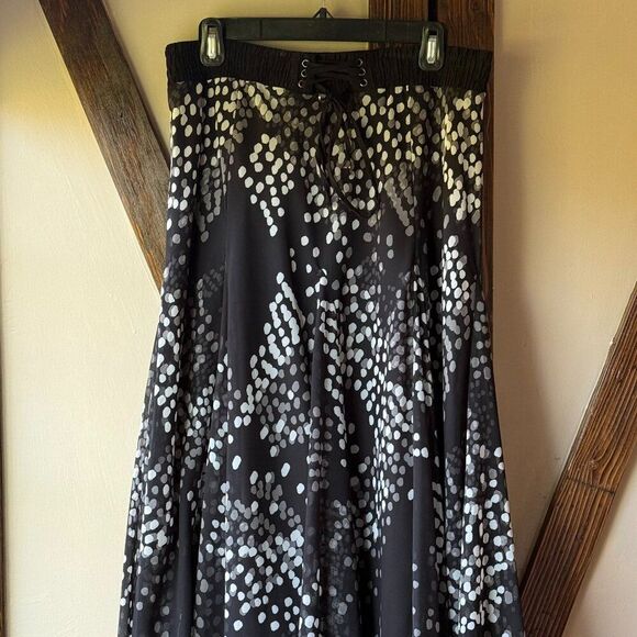 Polka Dotted Lined Flowy Skirt - Picture 1 of 5